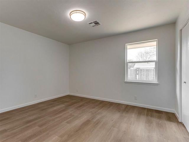 312 E Elder Lane, Mustang, OK 73064