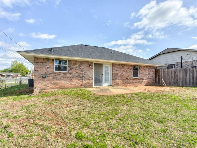 312 E Elder Lane, Mustang, OK 73064