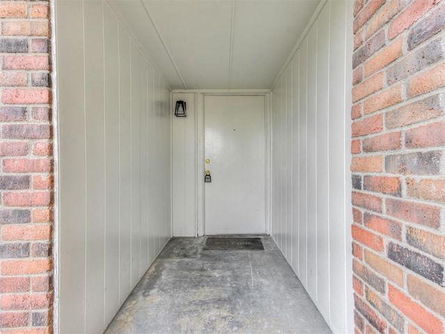 312 E Elder Lane, Mustang, OK 73064