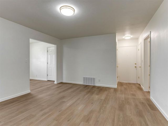 312 E Elder Lane, Mustang, OK 73064