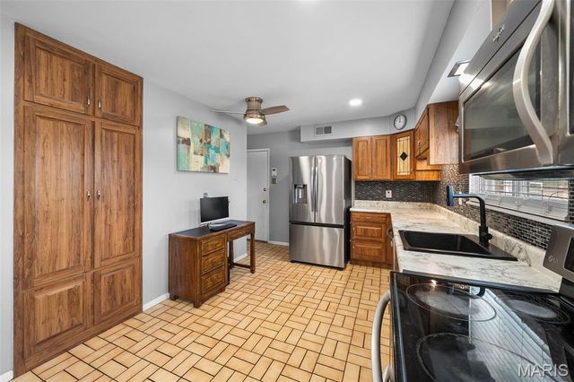 3118 Milissa Lane, St Louis, MO 63125