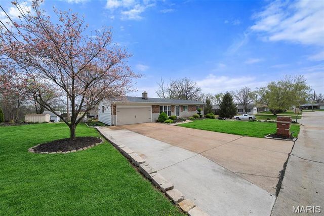 3118 Milissa Lane, St Louis, MO 63125