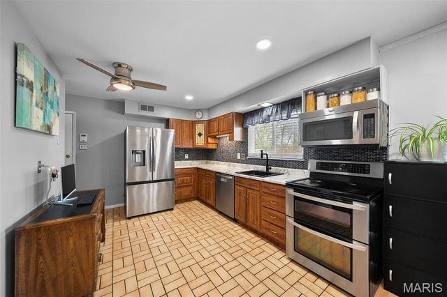 3118 Milissa Lane, St Louis, MO 63125