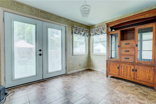 227 Hillcrest St, Rochester, NY 14609