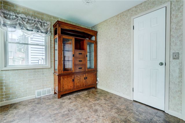227 Hillcrest St, Rochester, NY 14609