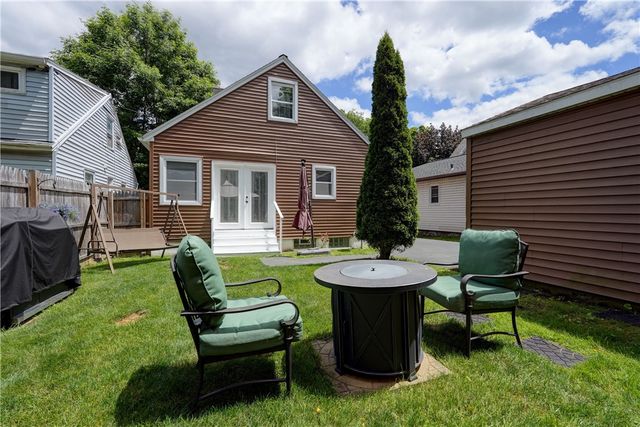 227 Hillcrest St, Rochester, NY 14609