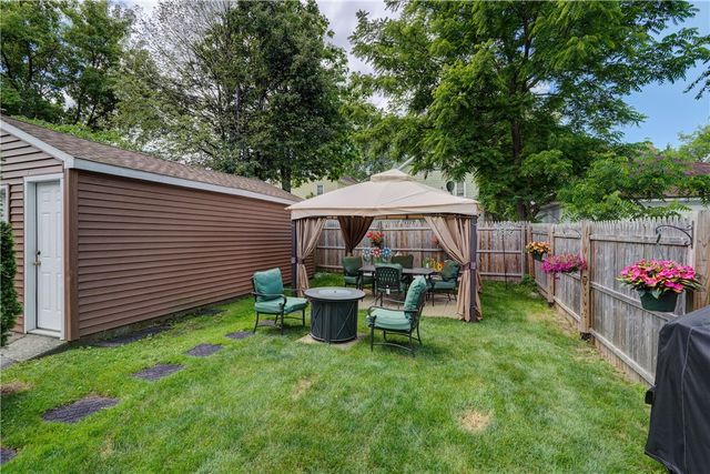 227 Hillcrest St, Rochester, NY 14609
