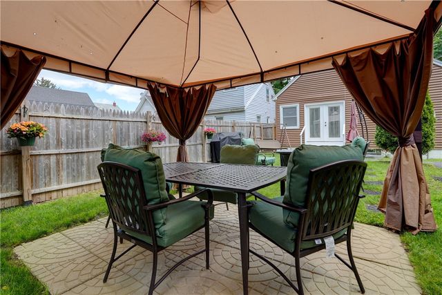 227 Hillcrest St, Rochester, NY 14609