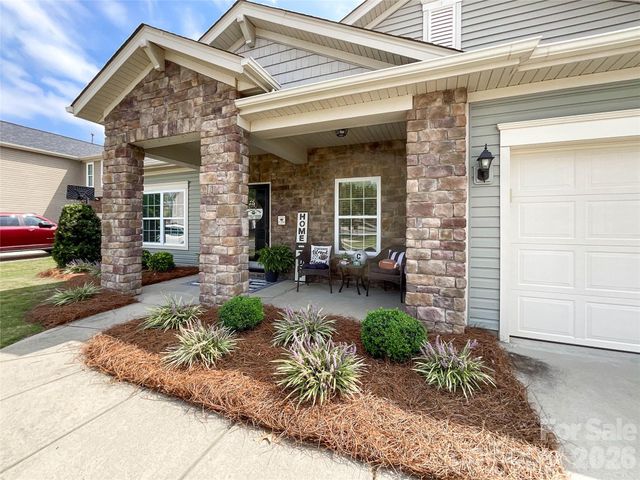 1401 Yellow Daisy Drive, Matthews, NC 28104