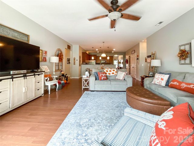 1401 Yellow Daisy Drive, Matthews, NC 28104