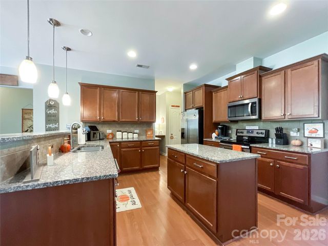1401 Yellow Daisy Drive, Matthews, NC 28104