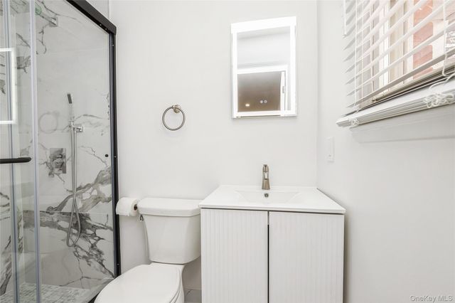 15 Center Drive, Syosset, NY 11791