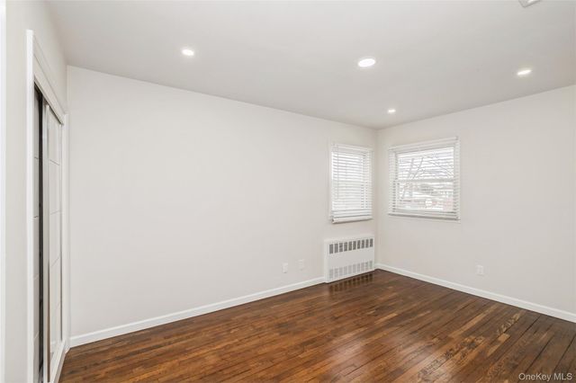 15 Center Drive, Syosset, NY 11791