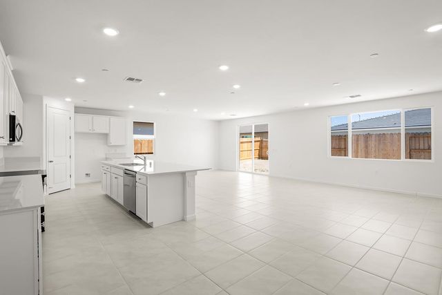 2149 S Cindy Avenue, Fresno, CA 93725