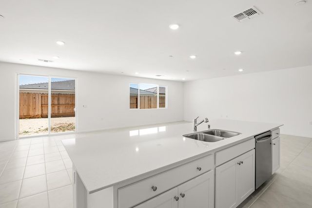 2149 S Cindy Avenue, Fresno, CA 93725