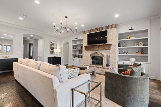 220 Bearclaw Circle, Aledo, TX 76008