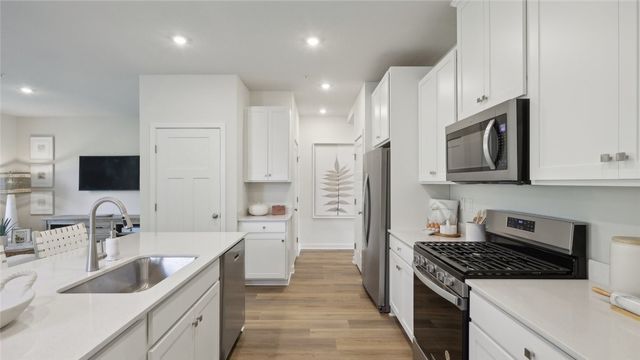 158 River Ridge Dr, Coraopolis, PA 15108