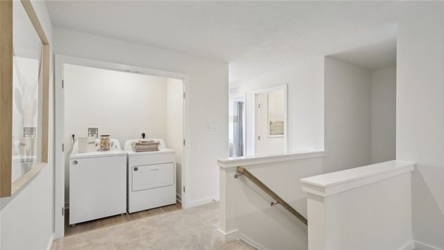 158 River Ridge Dr, Coraopolis, PA 15108