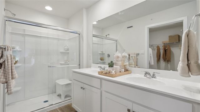 158 River Ridge Dr, Coraopolis, PA 15108