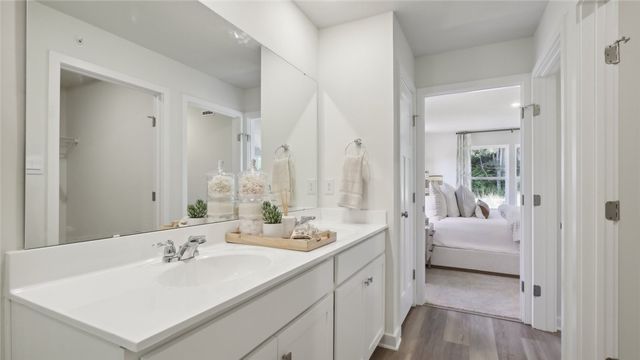 158 River Ridge Dr, Coraopolis, PA 15108