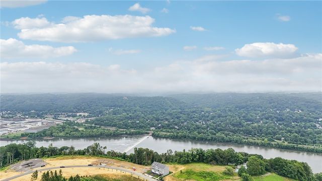 158 River Ridge Dr, Coraopolis, PA 15108