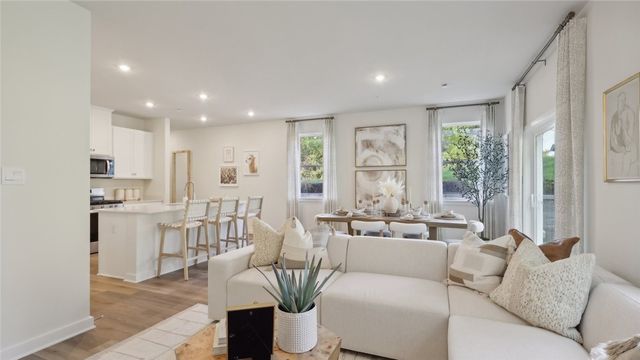 158 River Ridge Dr, Coraopolis, PA 15108