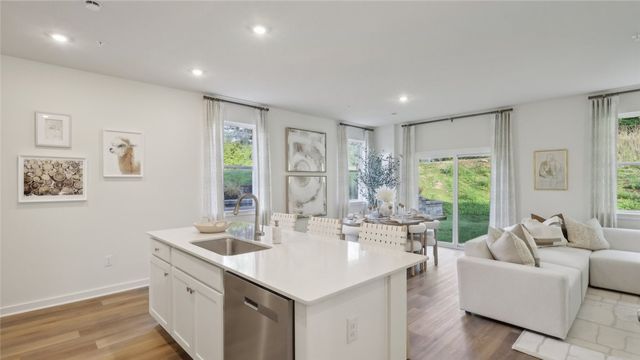 158 River Ridge Dr, Coraopolis, PA 15108