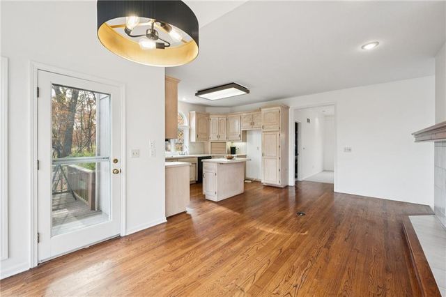 5305 NW Bluff Drive, Kansas City, MO 64152