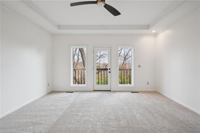 5305 NW Bluff Drive, Kansas City, MO 64152