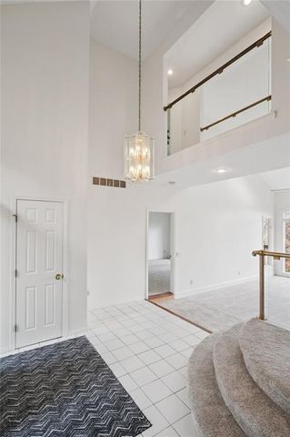 5305 NW Bluff Drive, Kansas City, MO 64152