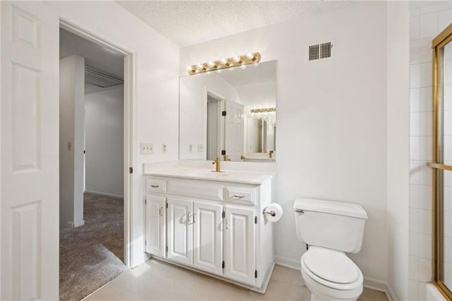 5305 NW Bluff Drive, Kansas City, MO 64152