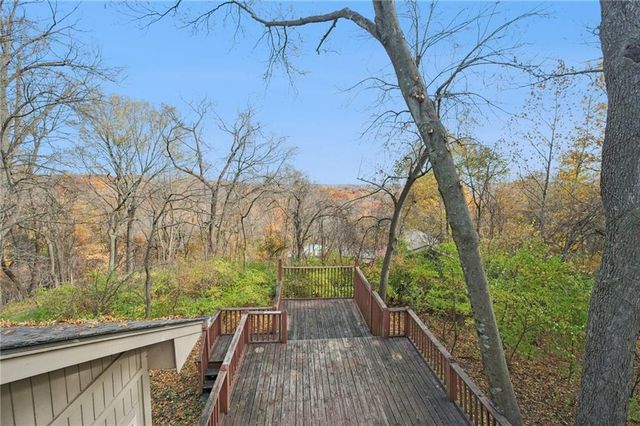 5305 NW Bluff Drive, Kansas City, MO 64152