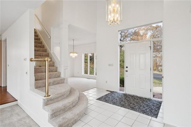 5305 NW Bluff Drive, Kansas City, MO 64152