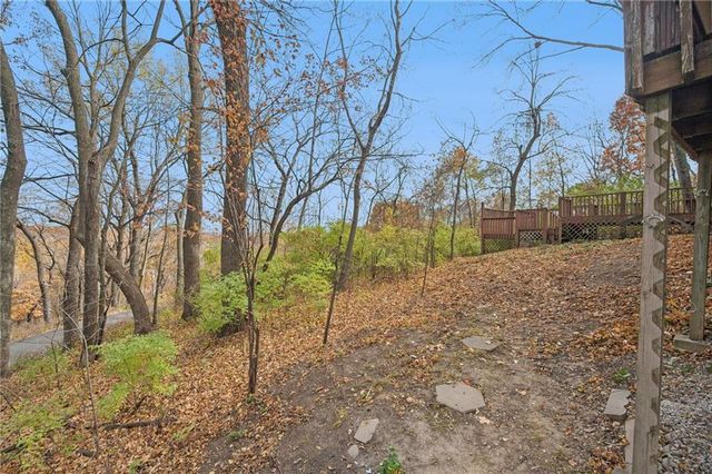 5305 NW Bluff Drive, Kansas City, MO 64152