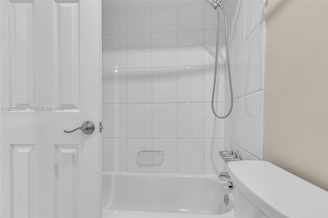 96 Wimbledon Lake Drive, Plantation, FL 33324