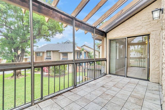 96 Wimbledon Lake Drive, Plantation, FL 33324