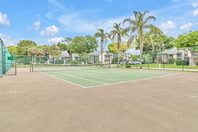 96 Wimbledon Lake Drive, Plantation, FL 33324
