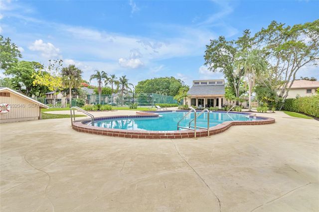 96 Wimbledon Lake Drive, Plantation, FL 33324