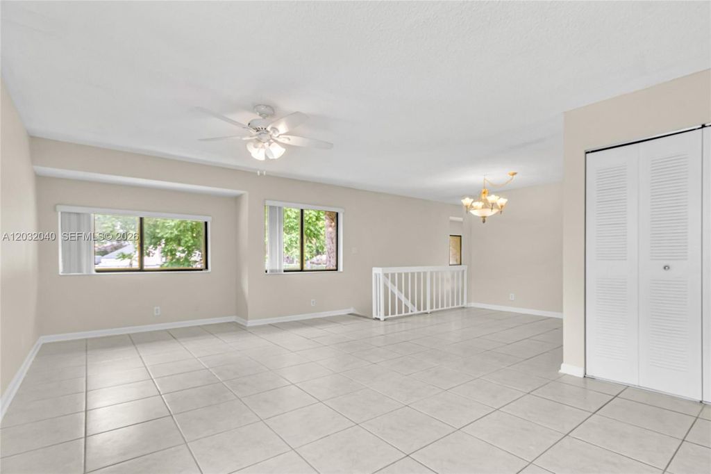 96 Wimbledon Lake Drive, Plantation, FL 33324