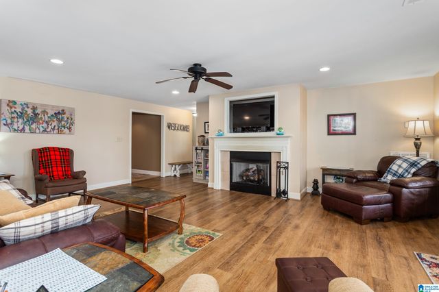 245 ROME BEAUTY CIRCLE, Oxford, AL 36203