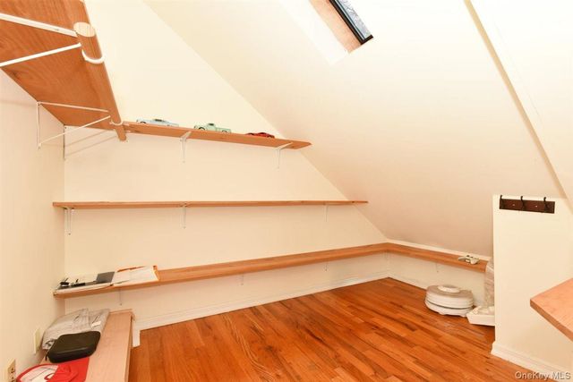 300 Pennsylvania Avenue, Mineola, NY 11501