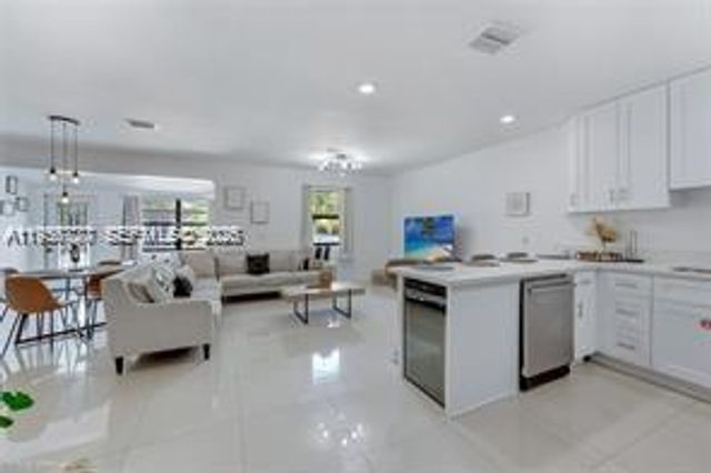 1401 SW 3rd Ave, Dania Beach, FL 33004