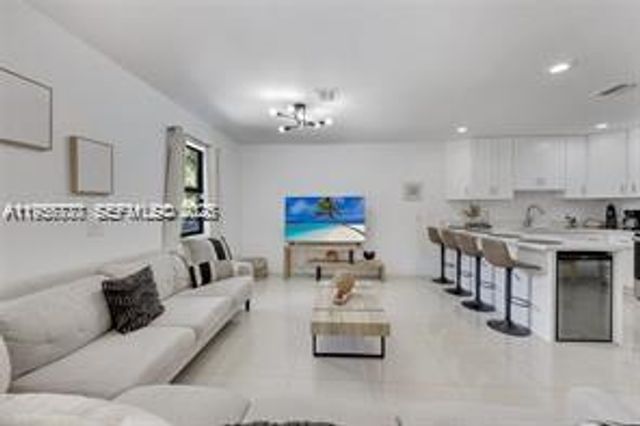 1401 SW 3rd Ave, Dania Beach, FL 33004