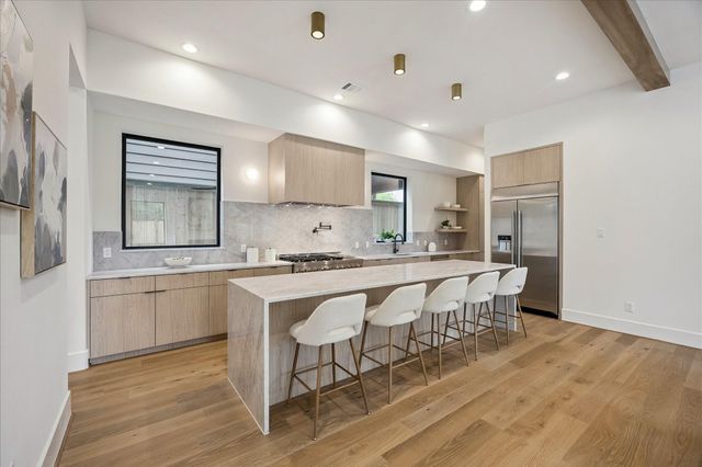 122 E 4th Street, Houston, TX 77007