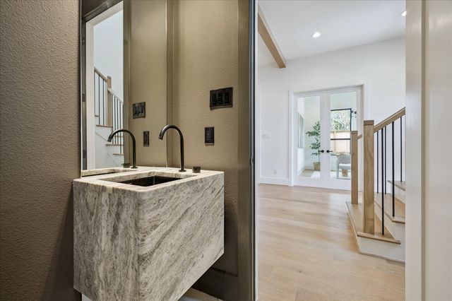 122 E 4th Street, Houston, TX 77007