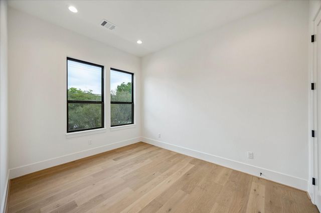 122 E 4th Street, Houston, TX 77007