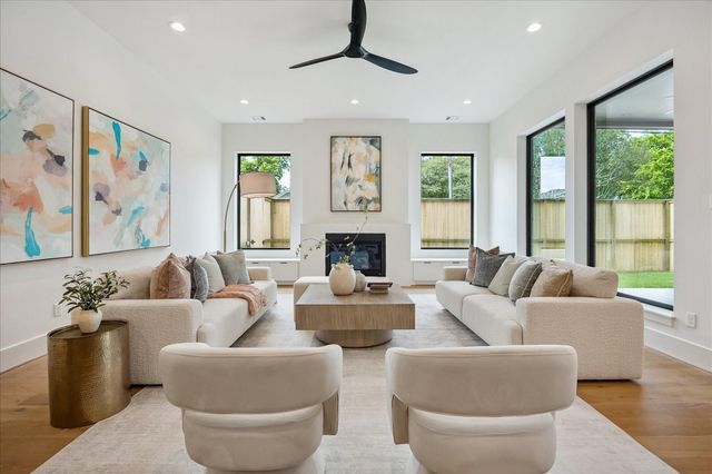 122 E 4th Street, Houston, TX 77007