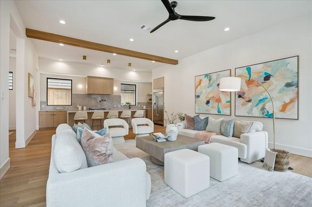 122 E 4th Street, Houston, TX 77007
