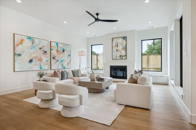 122 E 4th Street, Houston, TX 77007