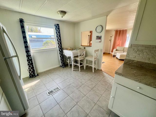 17 BORDIC RD, Reading, PA 19606
